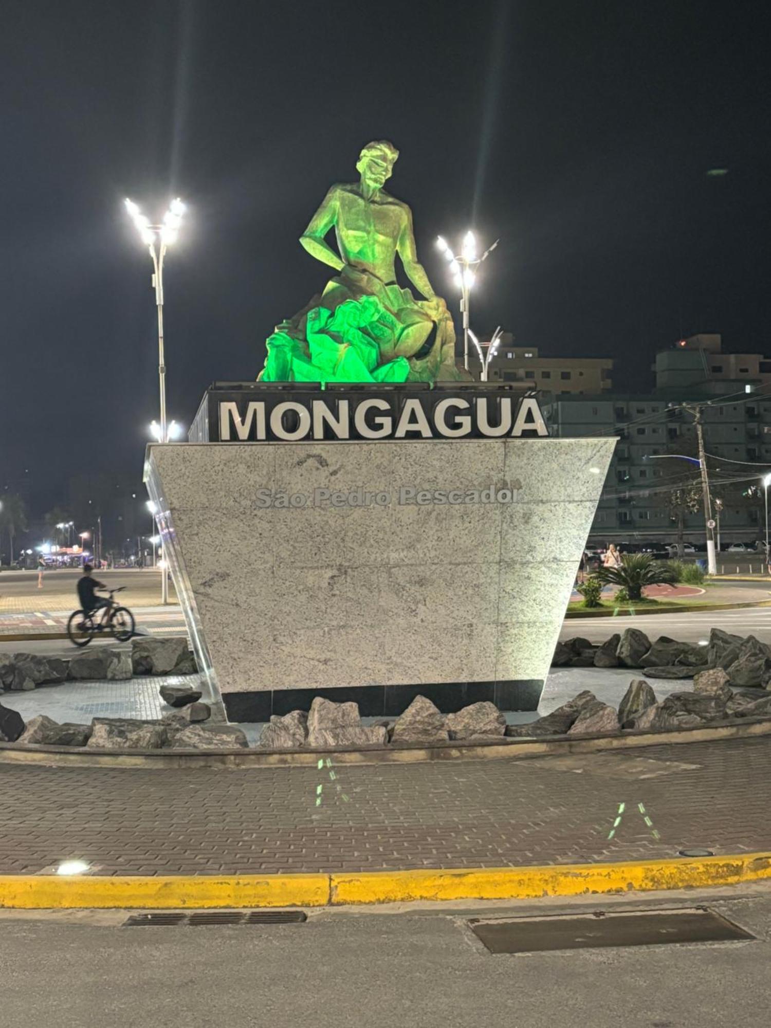 Ap 50 Metros Do Mar Apartment Mongagua Bagian luar foto
